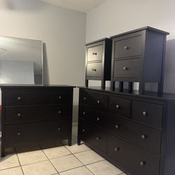 Dresser chest And Nightstands 4 Pieces 