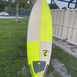 5’8” 3 Fin Surfboard Hardtop Shortboard