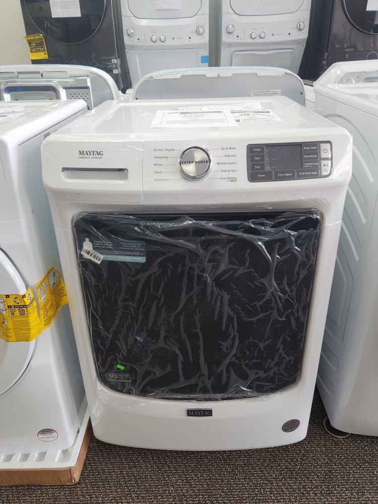 4.5 cu. ft, White Stackable Front Load
Washing Machine with 12-Hour Fresh Spin
ENERGY STAR