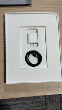 MINT ¡Pad Pro 13" M4 1TB Cellular + Magic Keyboard + PITAKA Case - Full Premium Bundle