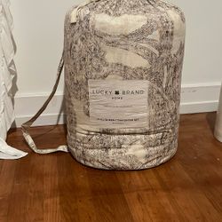 Full/Queen Comforter Set