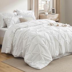 Bedsure 7 PCS Queen Size White Comforter Set Pintuck All Season