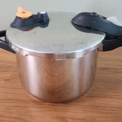 Pressure Cooker - Move Out Sale 