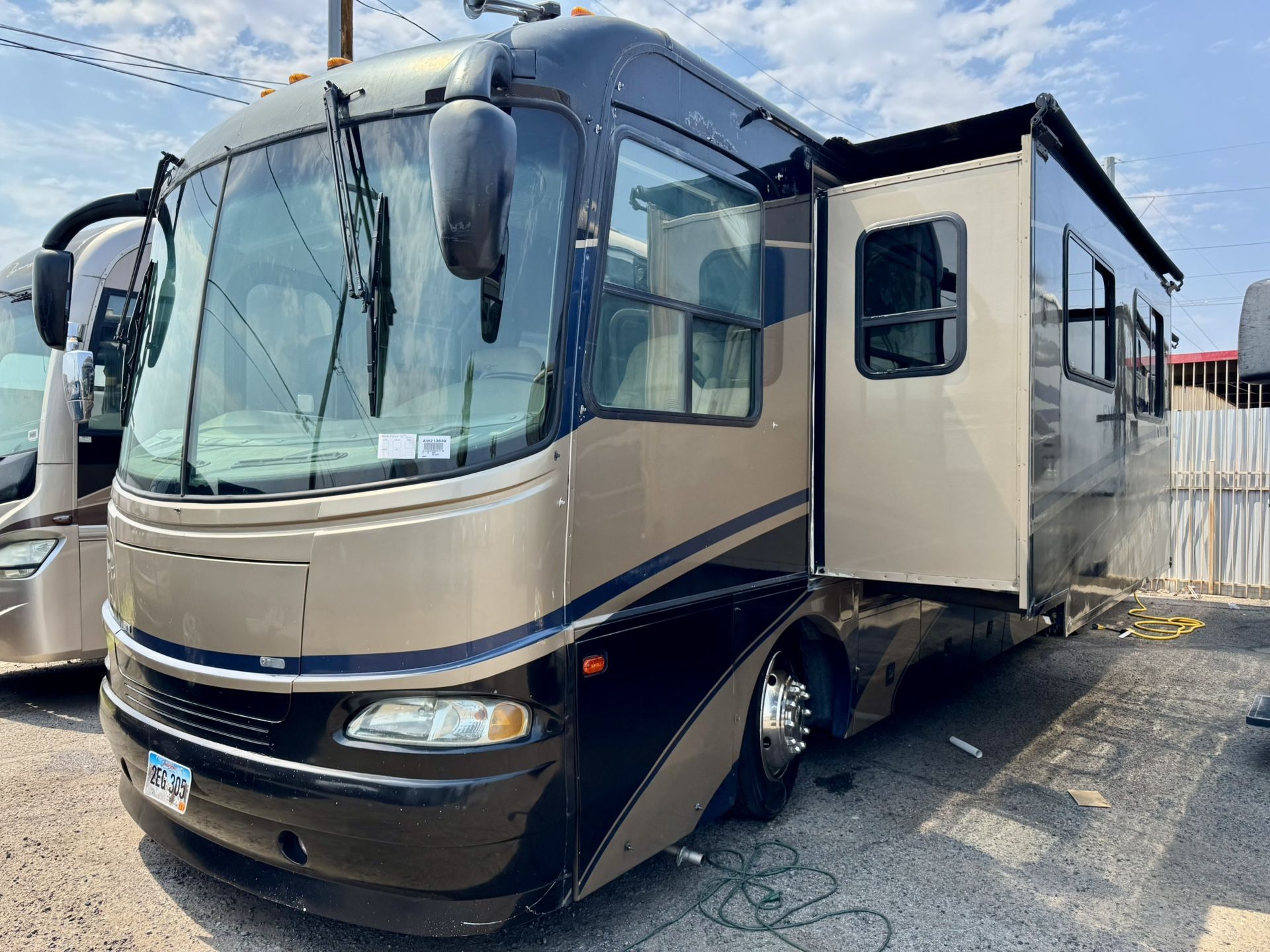 2006 coachmen sportscoach encore 38ft diesel pusher with 2 slide outs