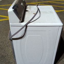 Maytag dryer OBO it works real good and it's very strong and it gets real hot 