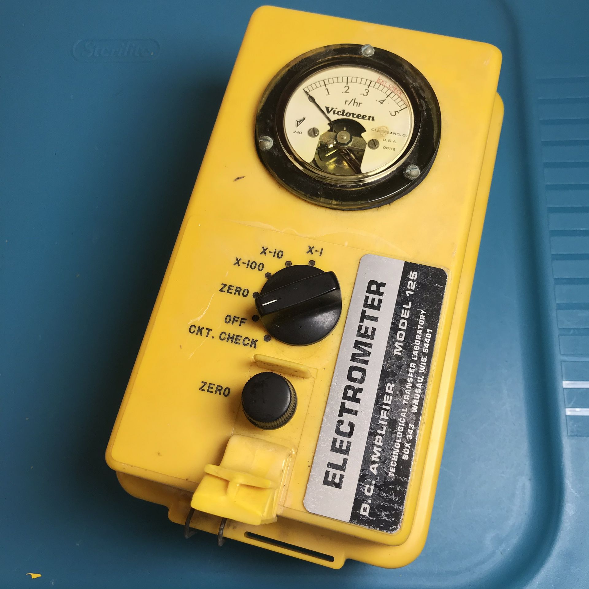 Victoreen Model 125 Electrometer Geiger Counter