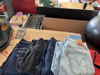 Women’s Levi’s Jeans- Bundle