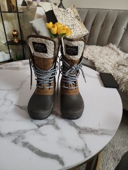 North Face Boots Size 6