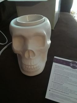 Scentsy Warmer - outlets Bonehead