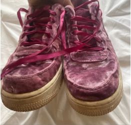 Pink/(purple idrk) laces, special edition Nike sneakers! Bought a couple years ago.
