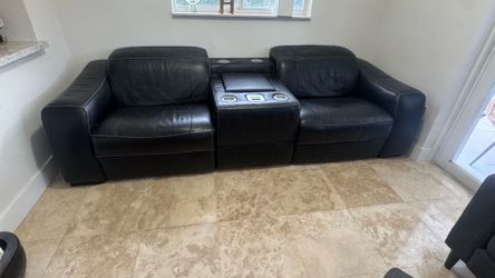 Leather Natuzzi 2 seat love seat