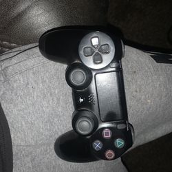PS4 Controller In Black. 