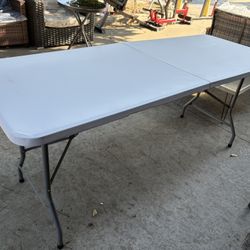 6FT Picnic Table Folding Table Camping Table Plastic Table Fold Up Table Lock for Party Event,White
