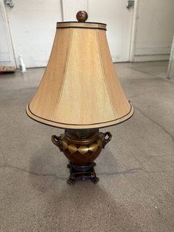 Hollywood Style Regency Style Trophy Urn Table Lamp