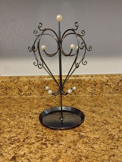 heart-shaped swivel jewelry stand