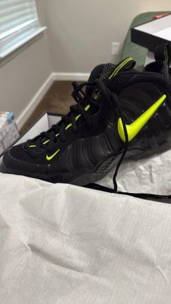 Nike foams size 13 brand new in box with receipt