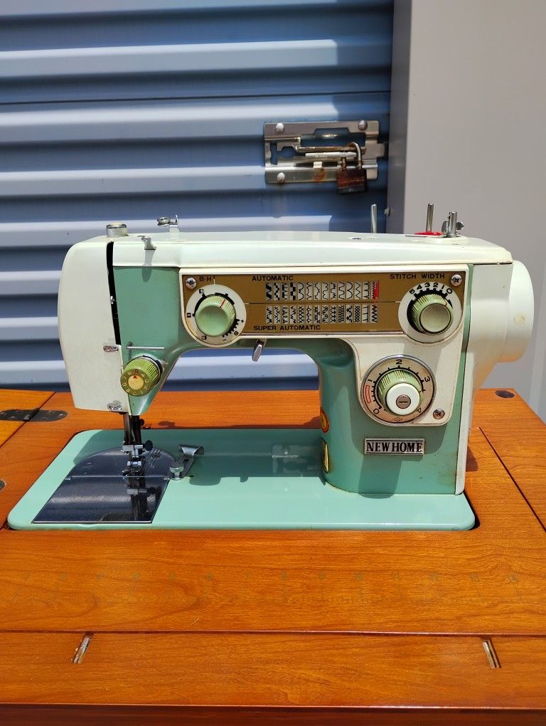 Sewing table and machine 