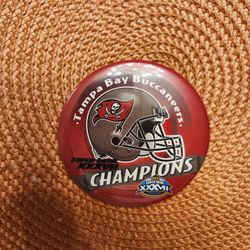 Buccaneers Super Bowl 37 Championship Button