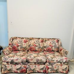 Free floral Sofa