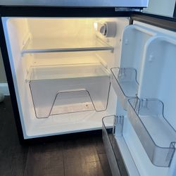 Magic Chef Mini Fridge With Freezer