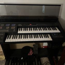 Yamaha Piano. 