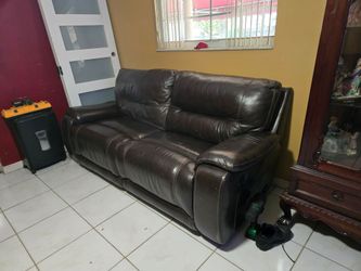 Reclinable sofas