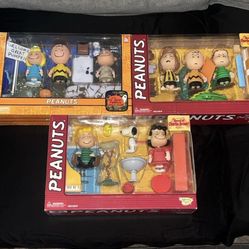 Snoopy Three Sets Of Peanuts Vintage Figures 