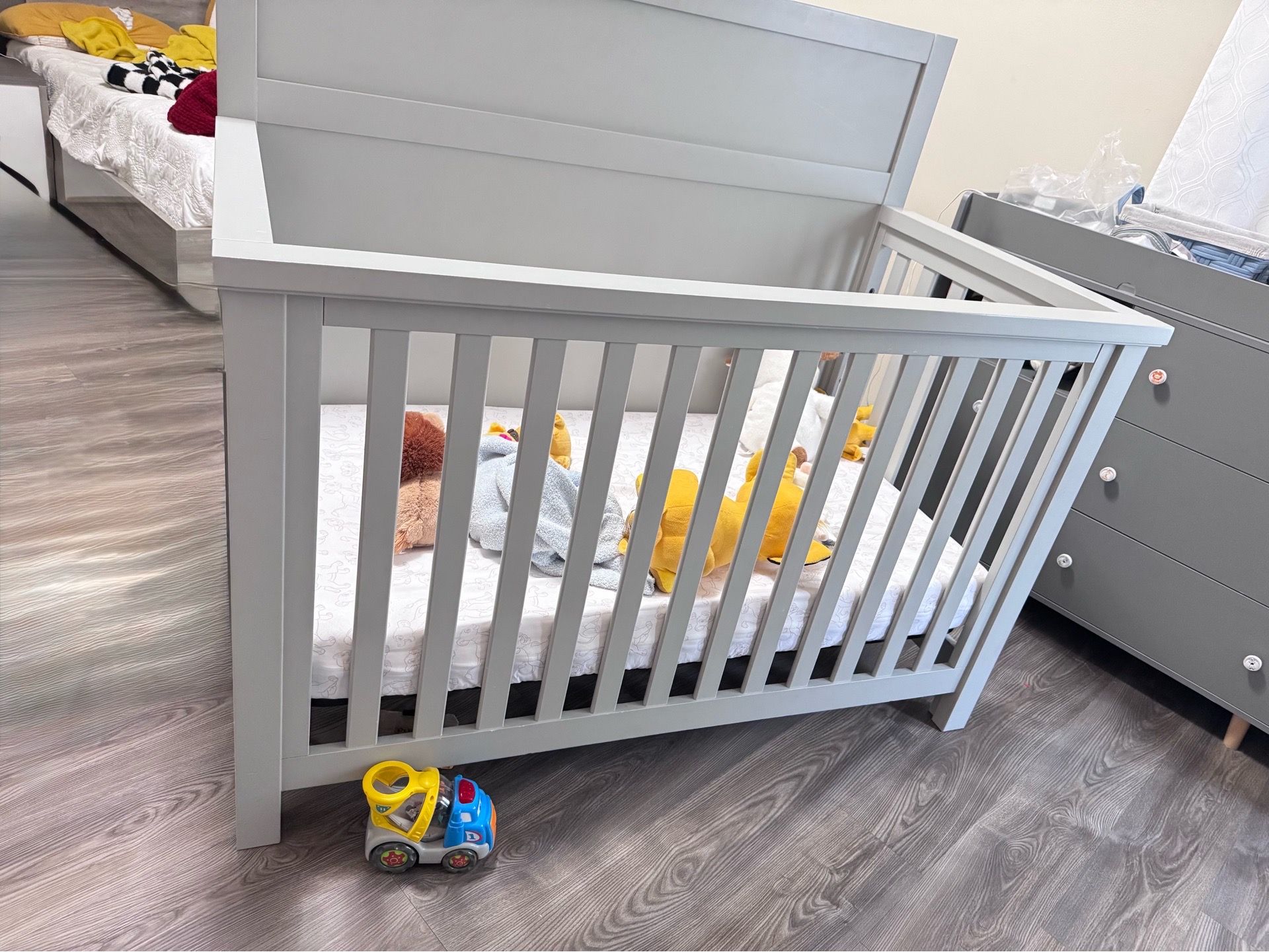Baby crib and mattress
