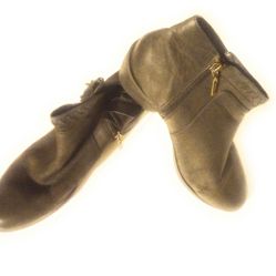 Clark's Women's Genuine Black Leather Ankle Boots Size 7-1/2 M 20701