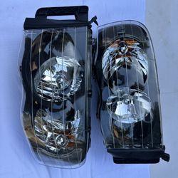Dodge Ram 1500/2500/3500 Headlight Year 2003-2005