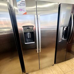 GE REFRIGERATOR SIDE BY SIDE