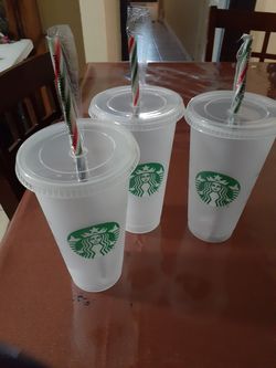 Starbucks cold reusable cups with Christmas straw