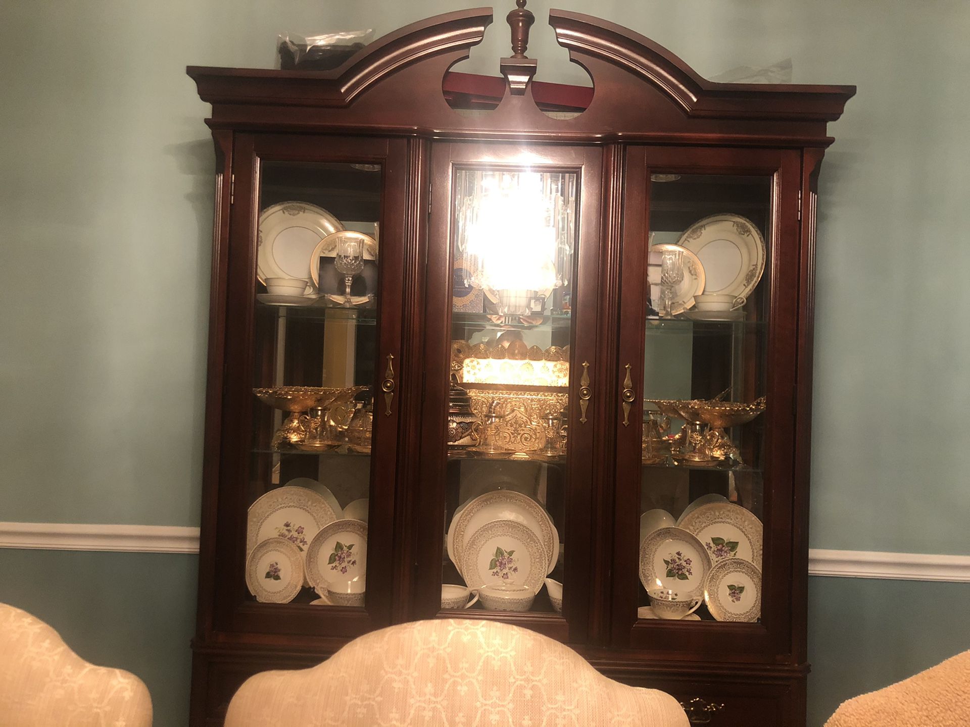 China cabinet with hutch