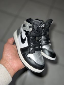 Jordan 1 Size 9C Air Jordan Toddlera Kids Shoes Nike Black And Grey