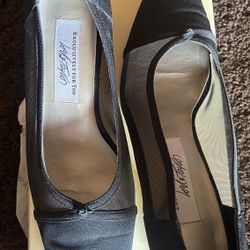 BLACK HEELS SIZE 7.5 VINTAGE LORD AND TAYLOR