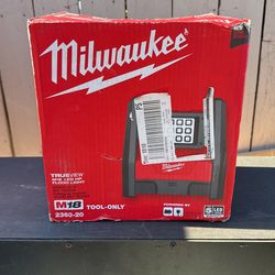 Milwaukee True View 240degree Rotation Flood Light