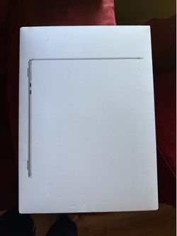Apple 15 in Mackbook Air new 24 gb memory 1tb storage