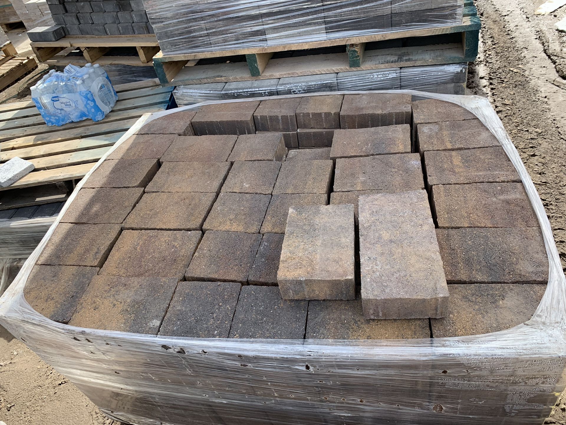Venetian Sierra Blend Pavestone Pavers On Clearance! 1.25 sq ft! CLEARANCE PAVERS
