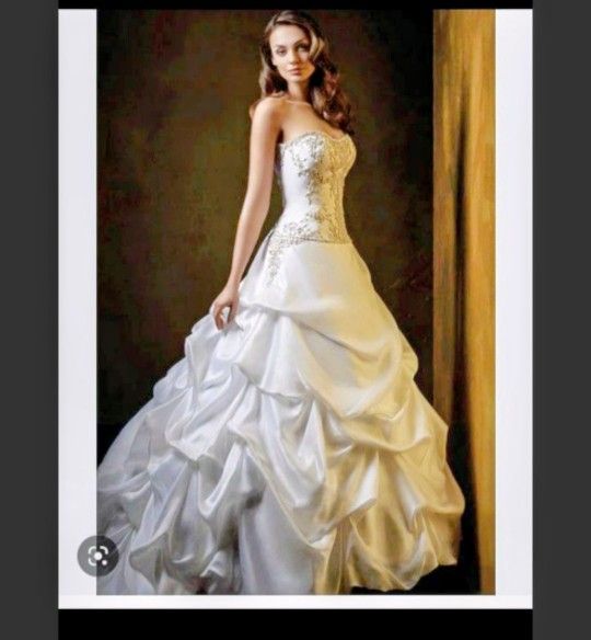 Wedding dress Piccione Size Small  