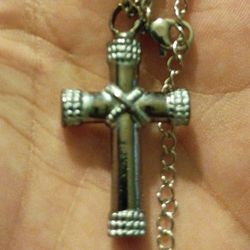 Creamation Urn Cross Pendent On A Chain With Mini Funnel Brand New 