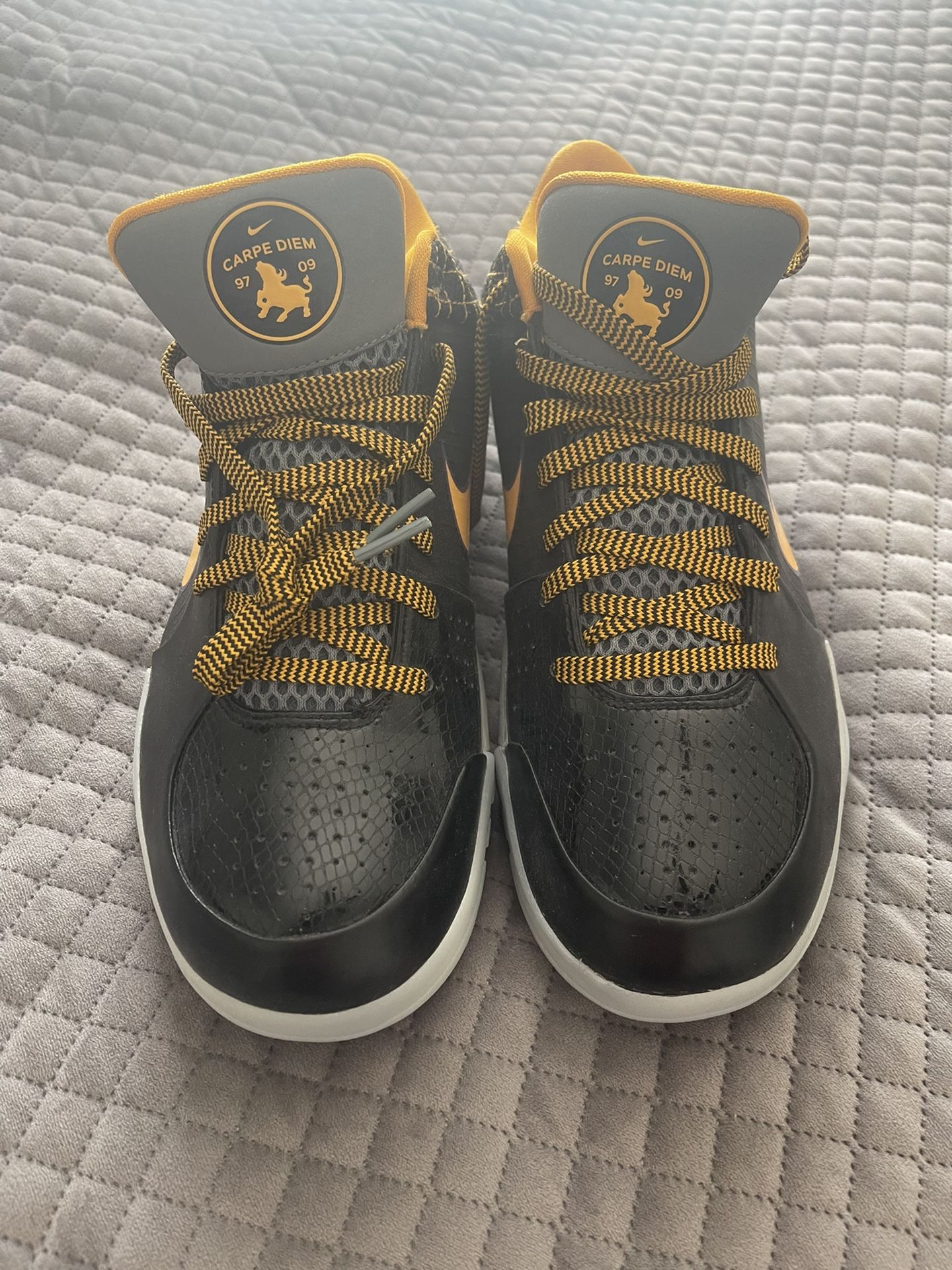 Authentic KOBE POTROS CARP DIEM’S Men’s 8.5 DS