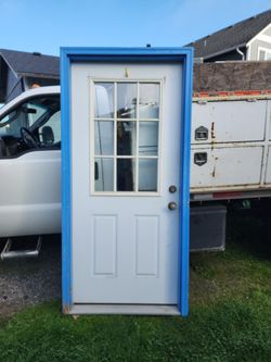 Fiberglass entry door