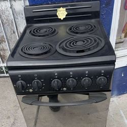 🔥 ELECTRIC STOVE – CLEAN & READY TO GO! 🔥  💰 Only $350 – Premium Deal!  ✨ Looking for a reliable stove at a great price? This one is ready for your