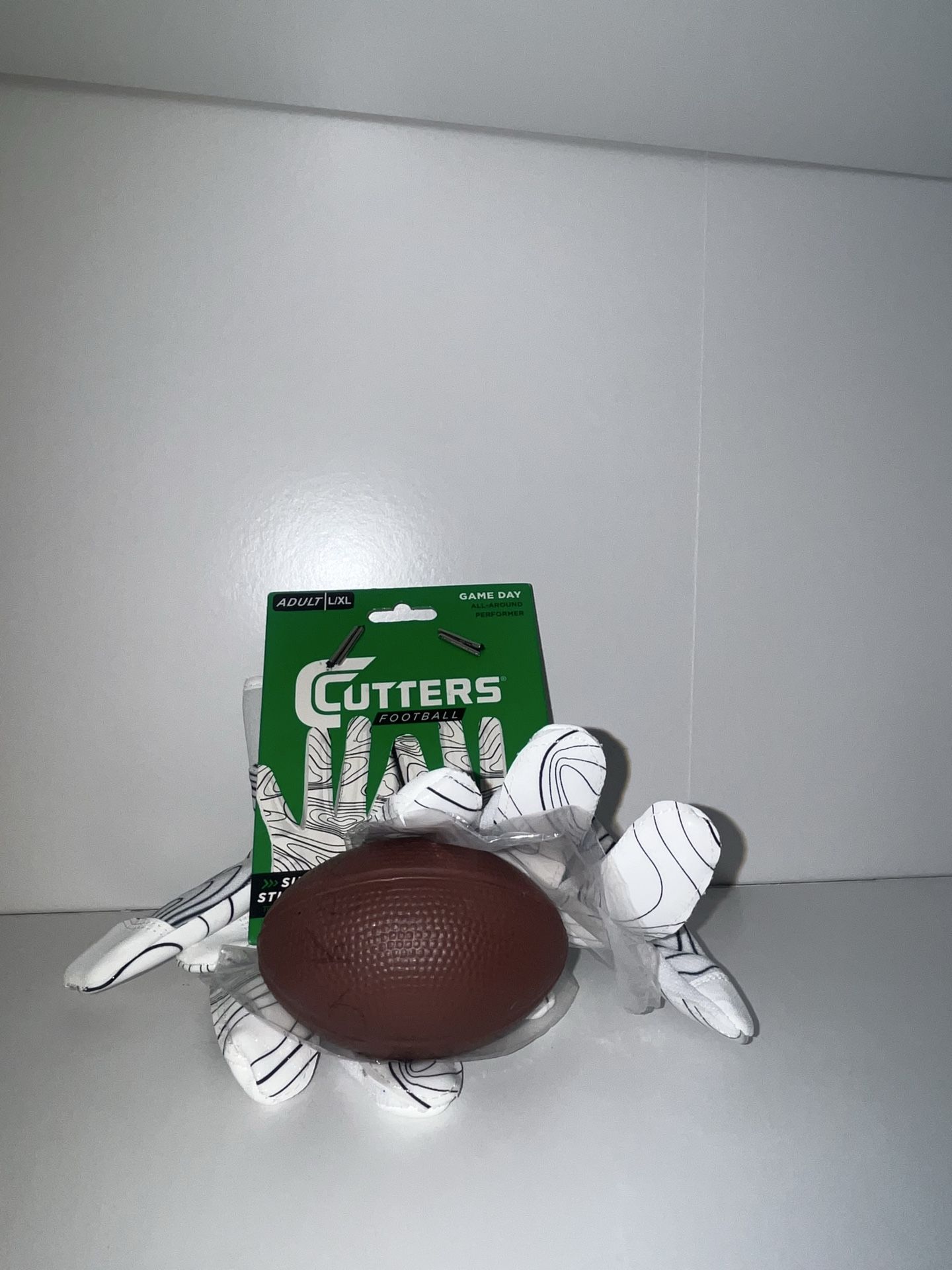 Cutters Football Gloves White Adult Large/X-Large