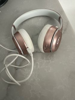 Ear wireless headphone