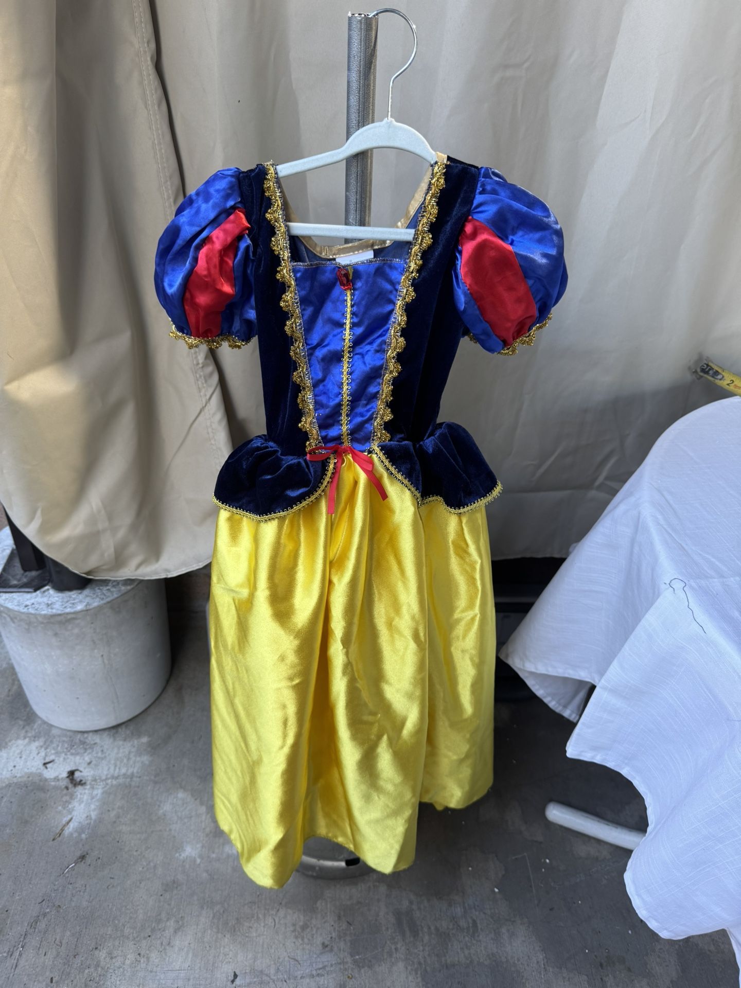 Snow White Costume 