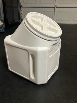 Food storage bin, dogs