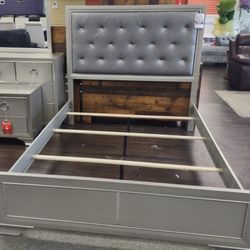 ❗️ QUEEN CRYSTAL BEDFRAME & HEADBOARD  ❗️