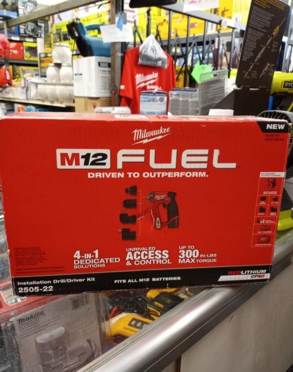 MILWAUKEE M12 FUEL INSTALLTION DRILL/DRIVER KIT