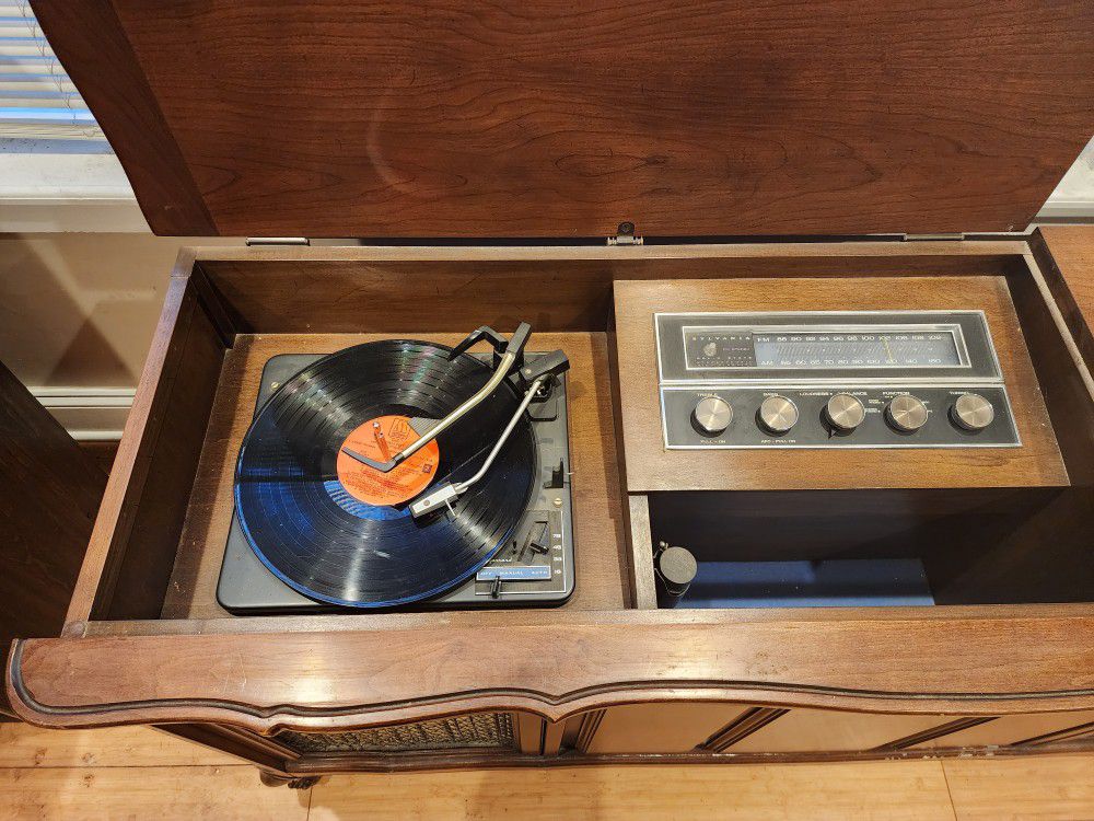 Sears Silvertone Contemporary Stereo Record Console / Media Credenza